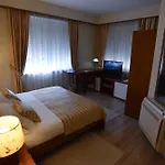 Sokrat Hotel 4*