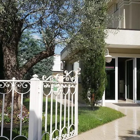 Sokrat Hotel 4*