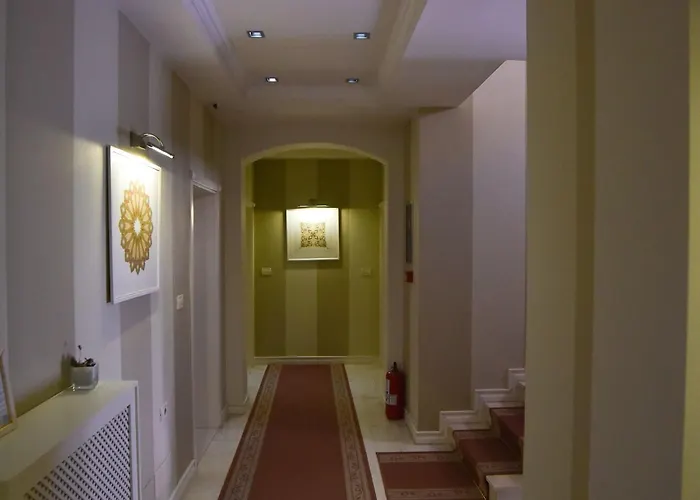 索克拉特酒店 地拉那