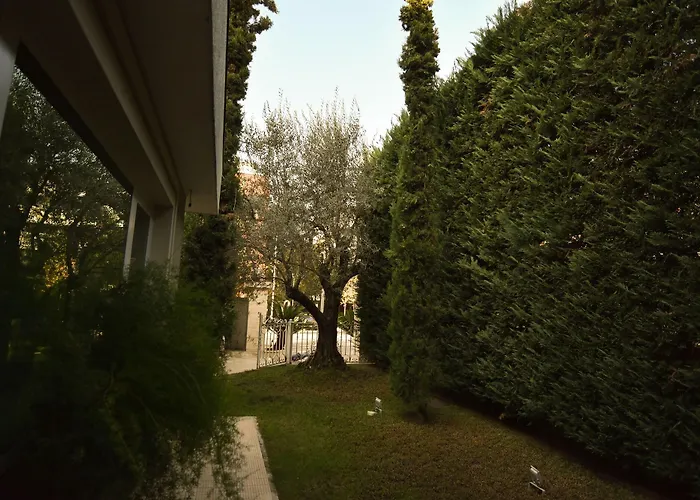 索克拉特酒店 酒店 地拉那