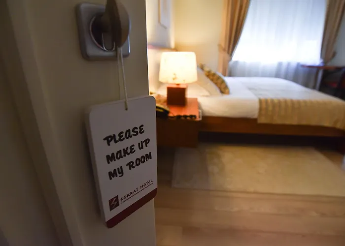 索克拉特酒店 地拉那