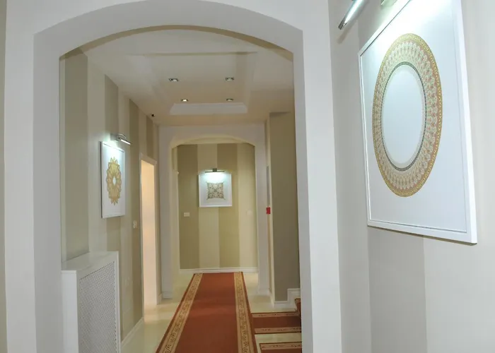 索克拉特酒店 4* 地拉那