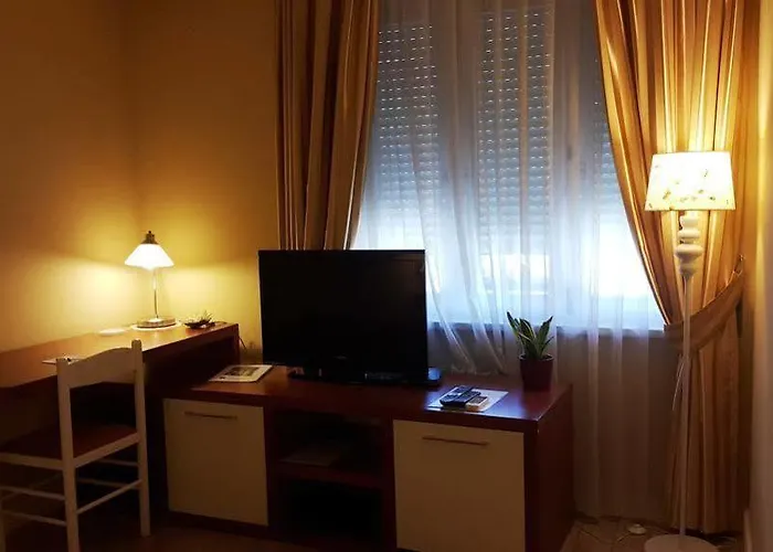 索克拉特酒店 4*